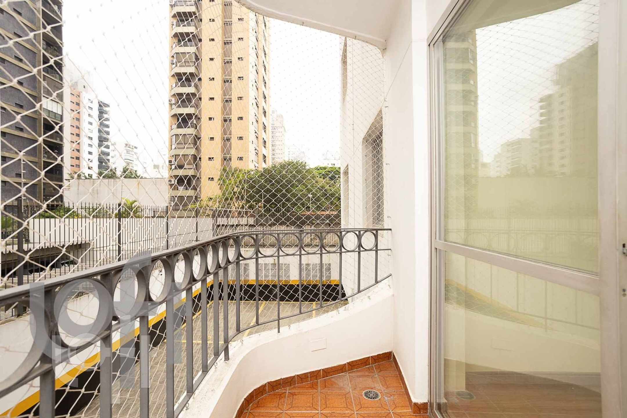 Apartamento à venda com 2 quartos, 66m² - Foto 13