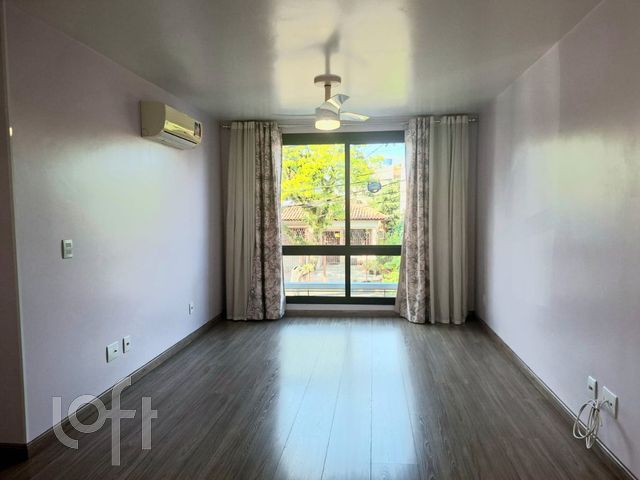 Apartamento com 74m², 2 dormitórios, 1 suíte, 1 vaga, Jardim Botânico em Porto Alegre