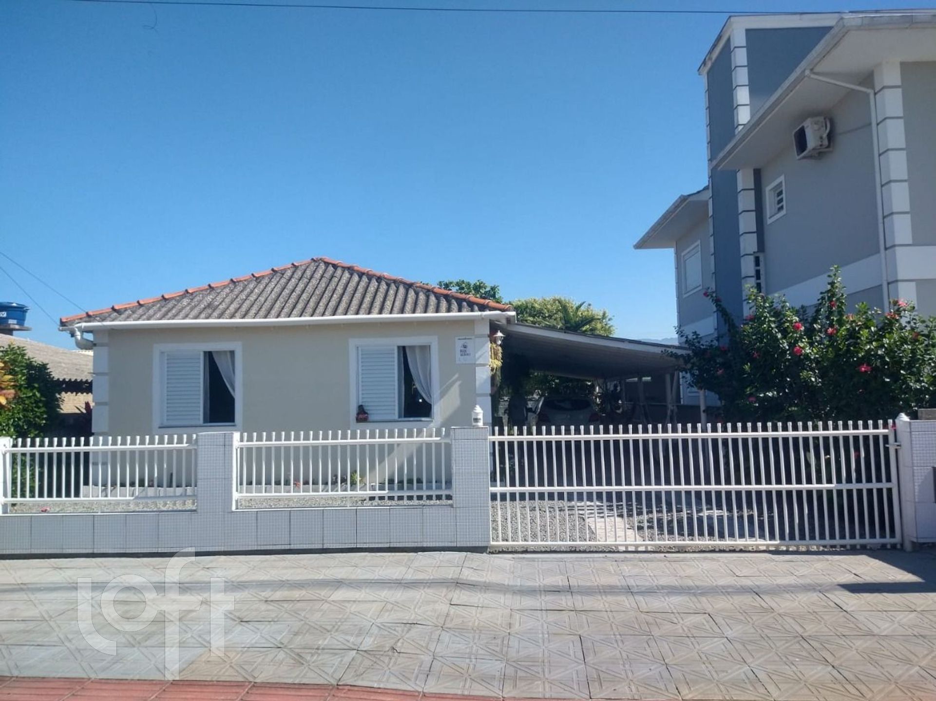Casa à venda em Pinheira com 288 m², 3 quartos, 2 vagas