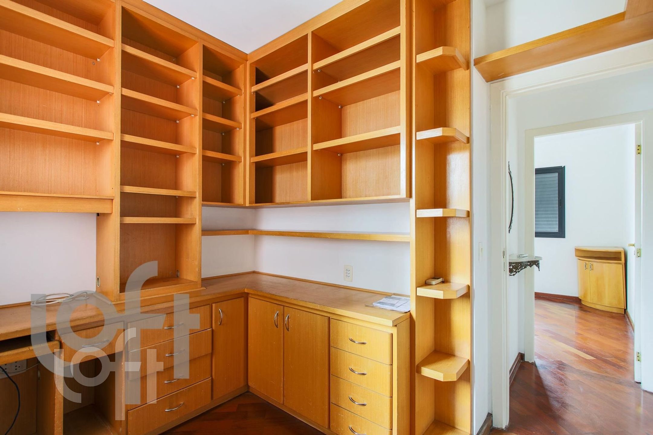 Apartamento à venda com 3 quartos, 84m² - Foto 2