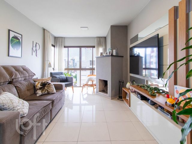 Apartamento com 73m², 2 dormitórios, 1 suíte, 2 vagas, Petrópolis em Porto Alegre