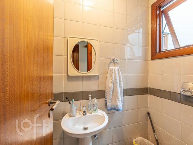 Casa em Condomínio com 345m², 5 dormitórios, 3 suítes, 4 vagas, Chácara das Pedras em Porto Alegre