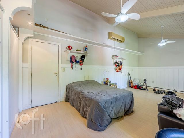 Casa em Condomínio com 345m², 5 dormitórios, 3 suítes, 4 vagas, Chácara das Pedras em Porto Alegre