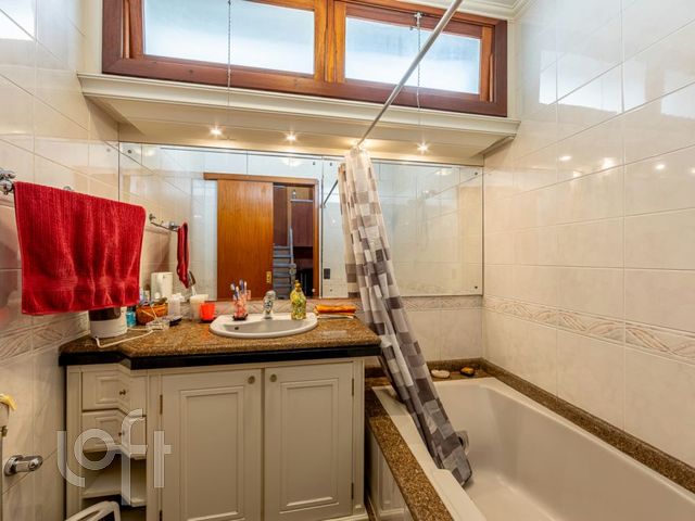 Casa em Condomínio com 345m², 5 dormitórios, 3 suítes, 4 vagas, Chácara das Pedras em Porto Alegre