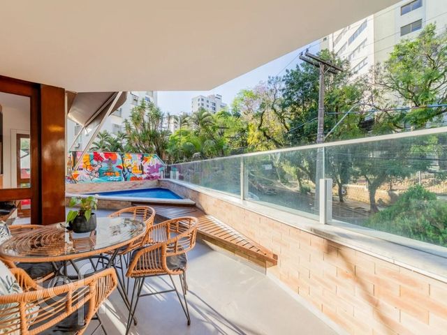 Apartamento com 246m², 3 dormitórios, 3 suítes, 3 vagas, Bela Vista em Porto Alegre