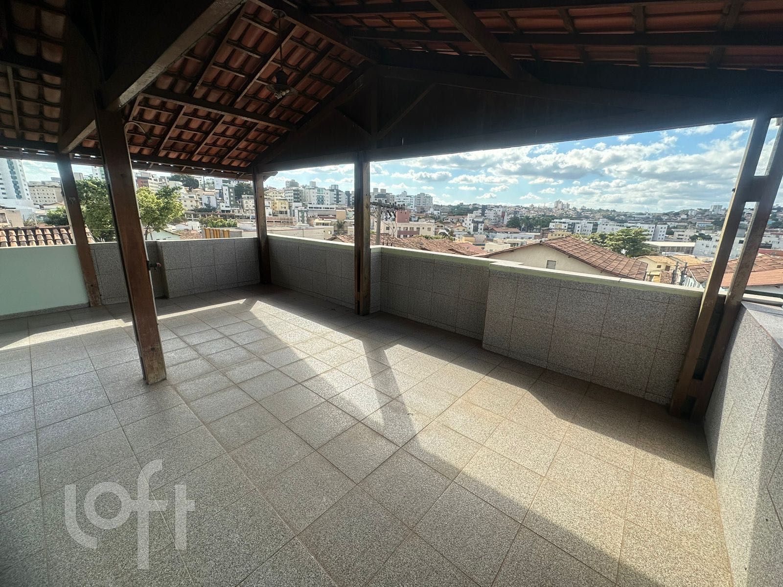 Apartamento à venda com 3 quartos, 150m² - Foto 1