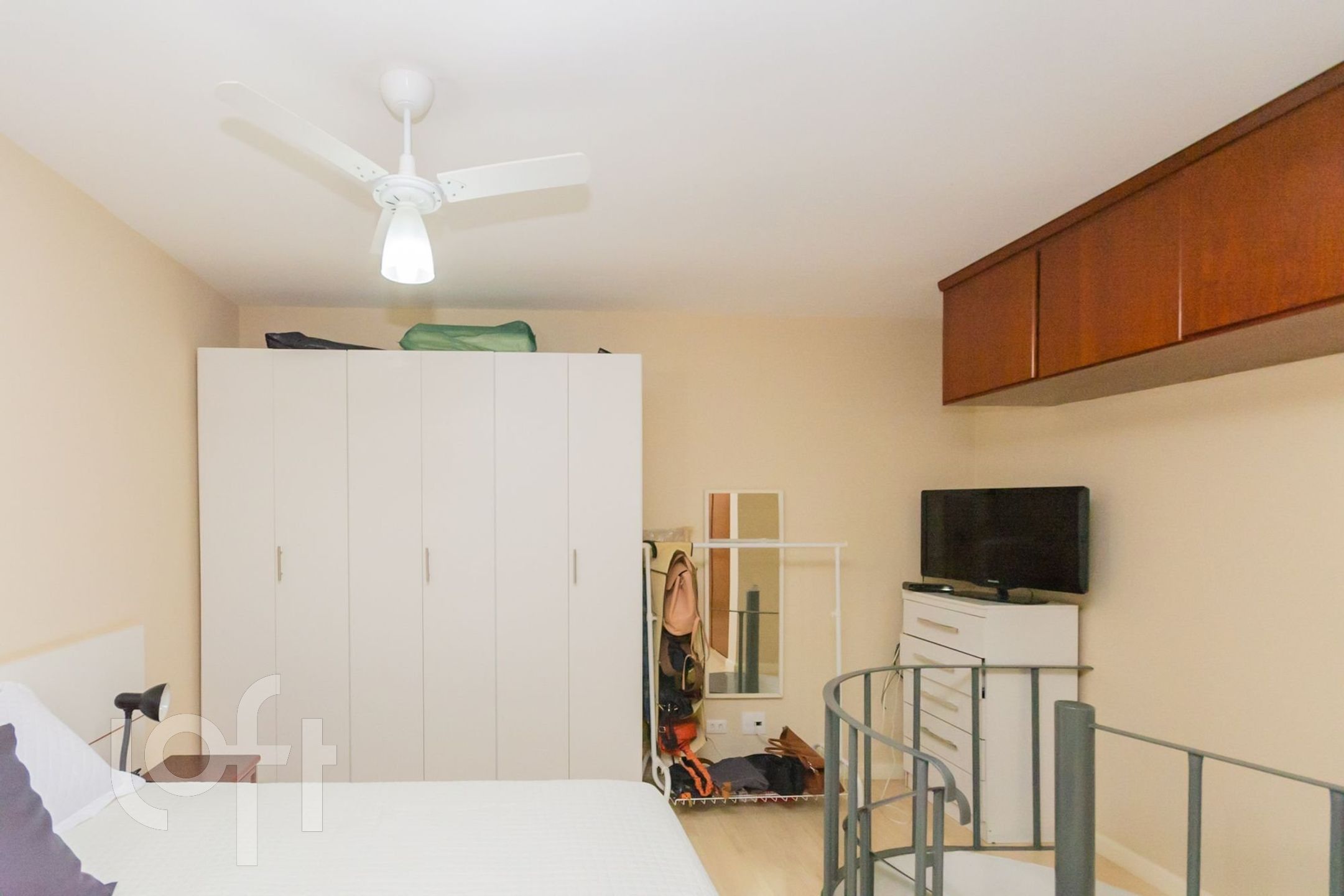 Apartamento à venda com 1 quarto, 50m² - Foto 2