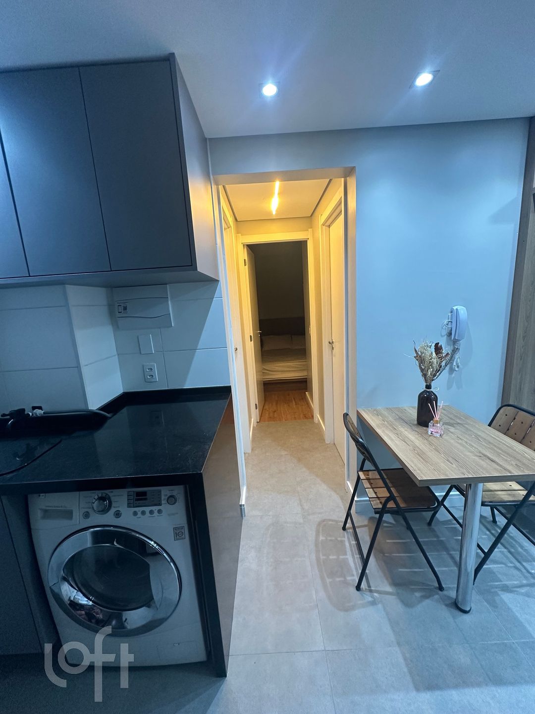 Apartamento à venda com 2 quartos, 33m² - Foto 2