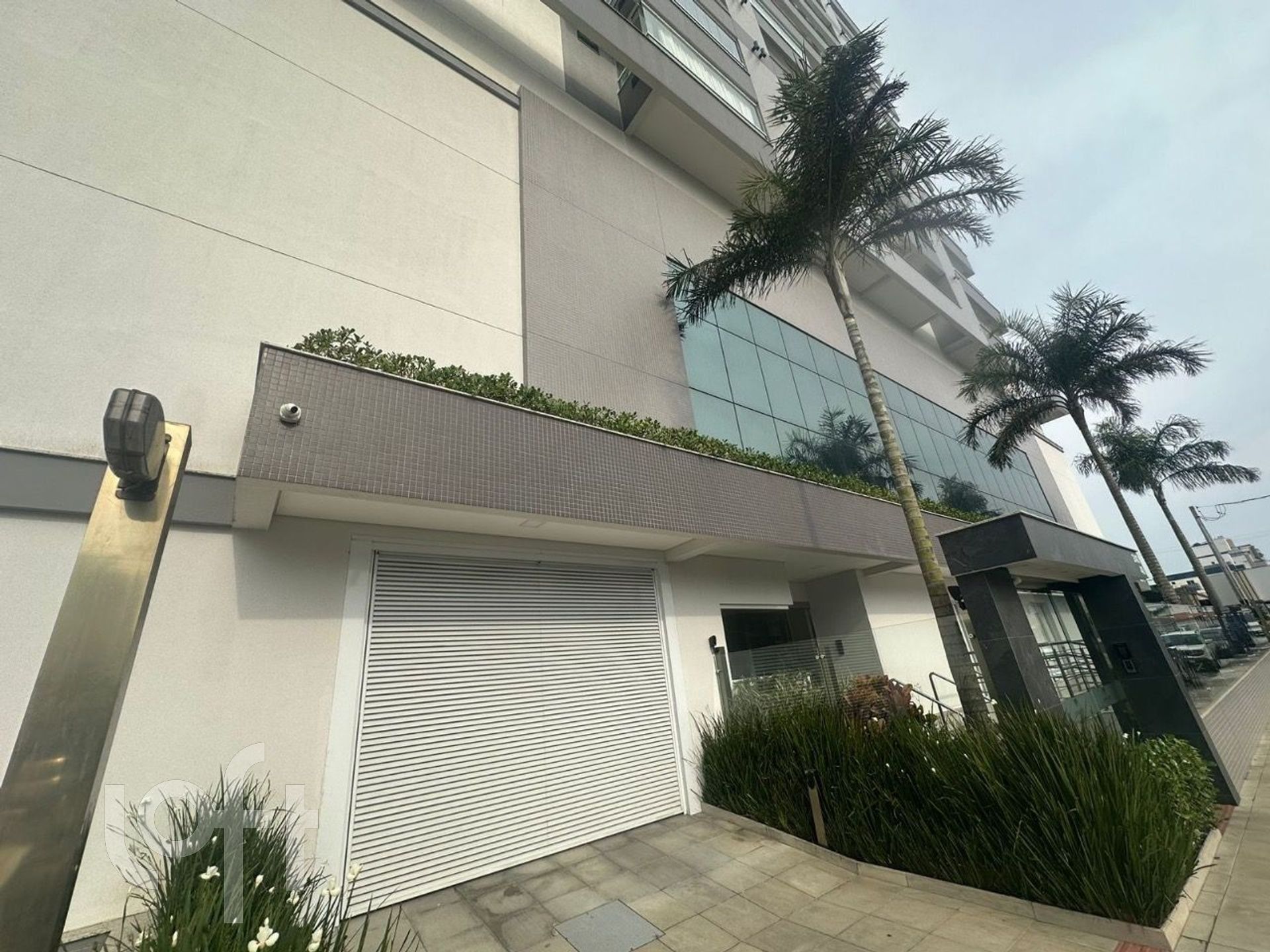 Apartamentos com 145m², 3 quartos, 1 suíte, 2 garagens, no bairro Kobrasol em São José