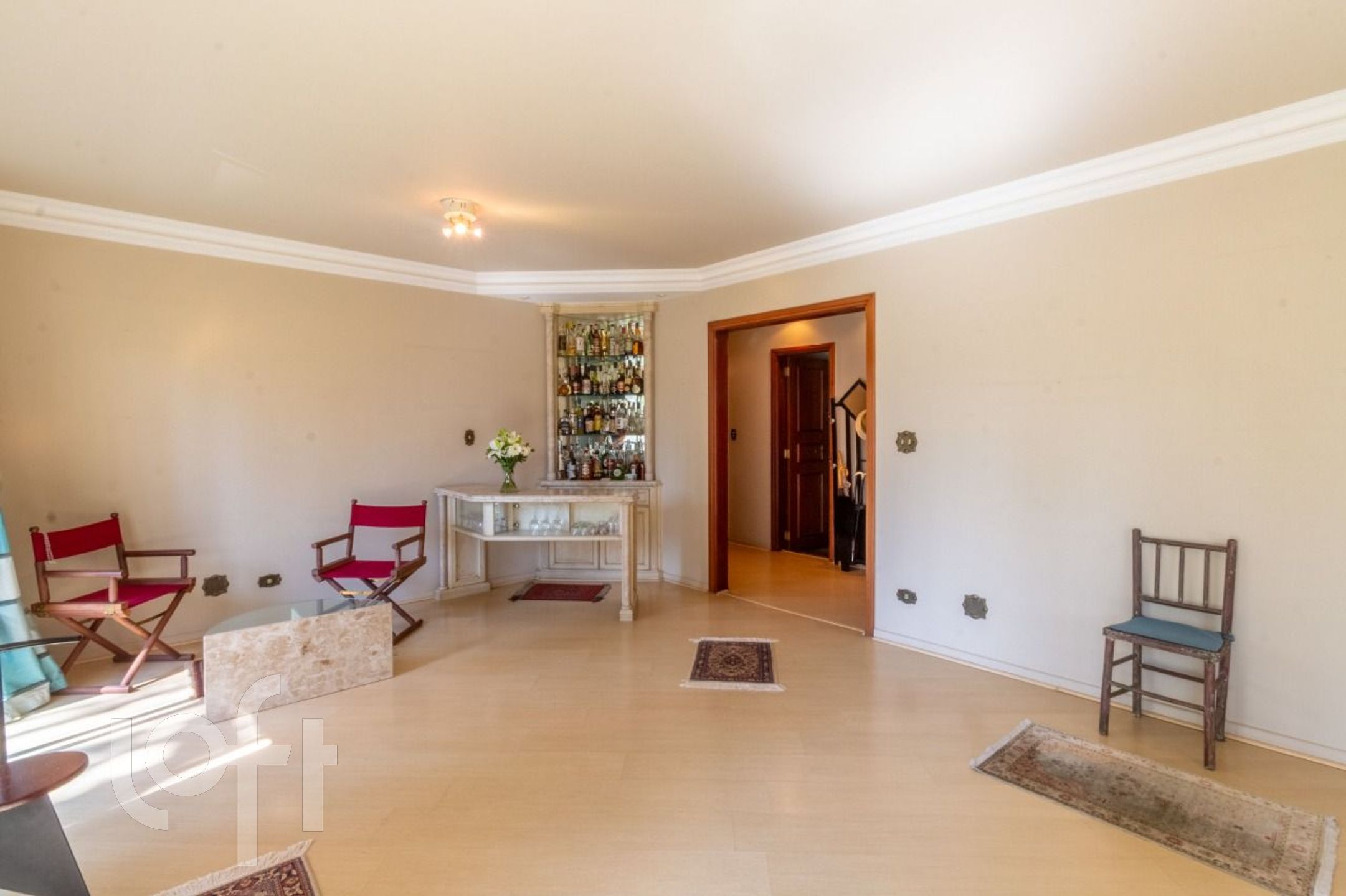 Apartamento à venda com 4 quartos, 180m² - Foto 4