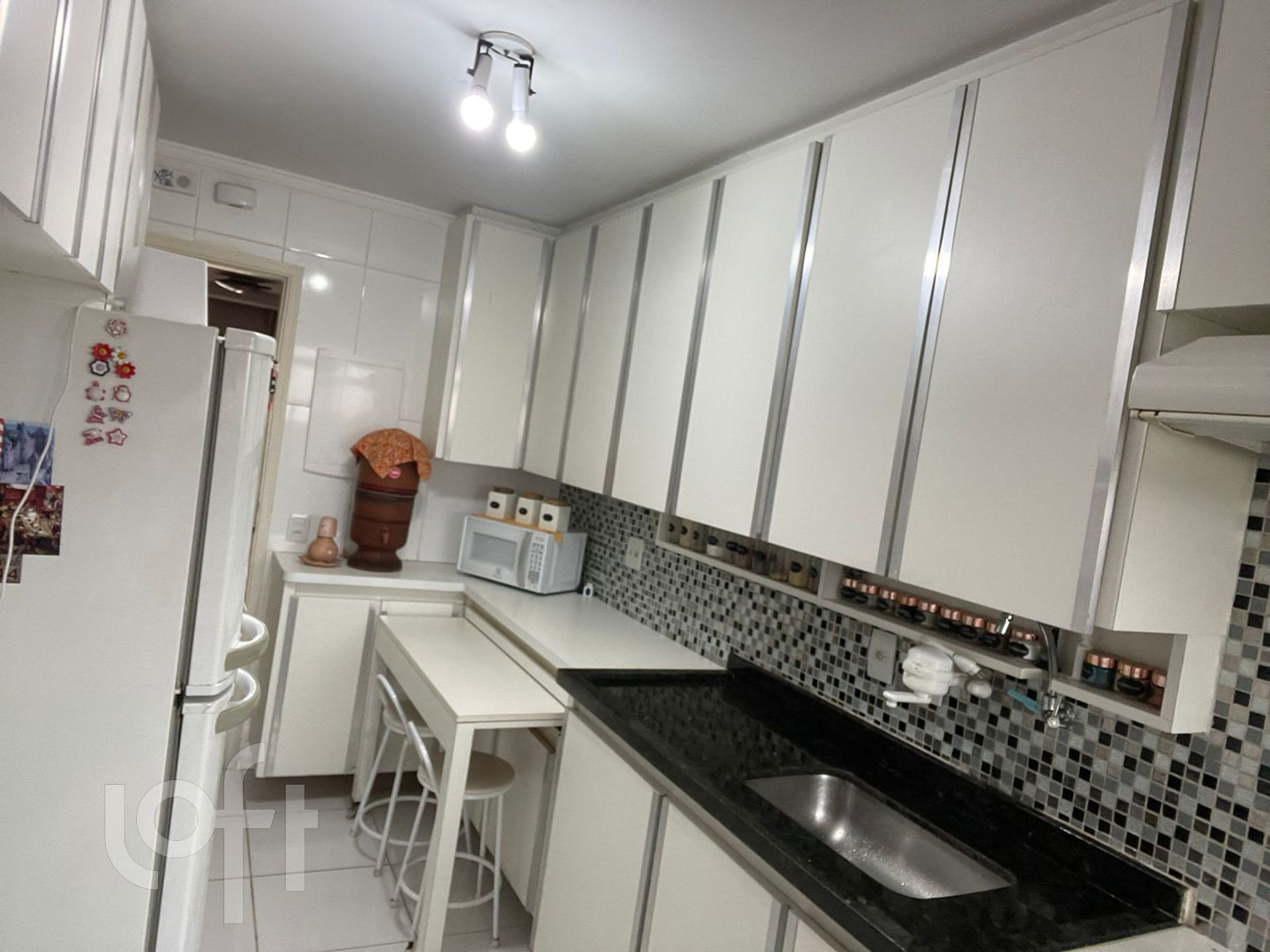 Apartamento à venda com 2 quartos, 72m² - Foto 33