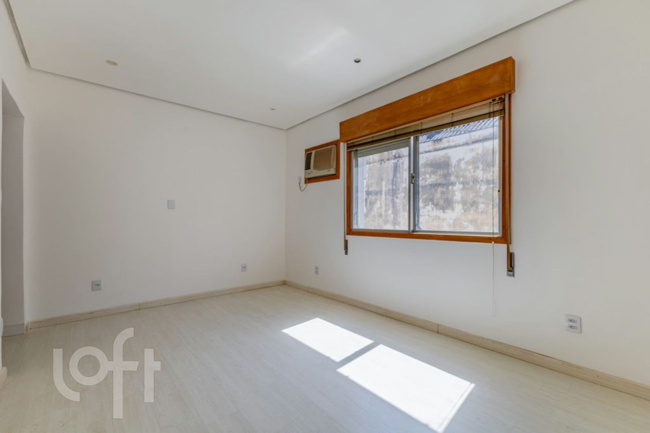 Apartamento com 68m², 2 dormitórios, 1 vaga, Santana em Porto Alegre