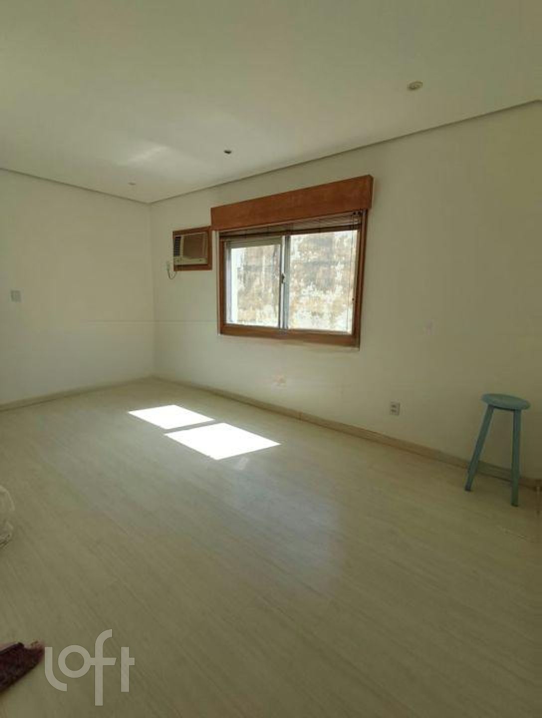 Apartamento com 68m², 2 dormitórios, 1 vaga, Santana em Porto Alegre