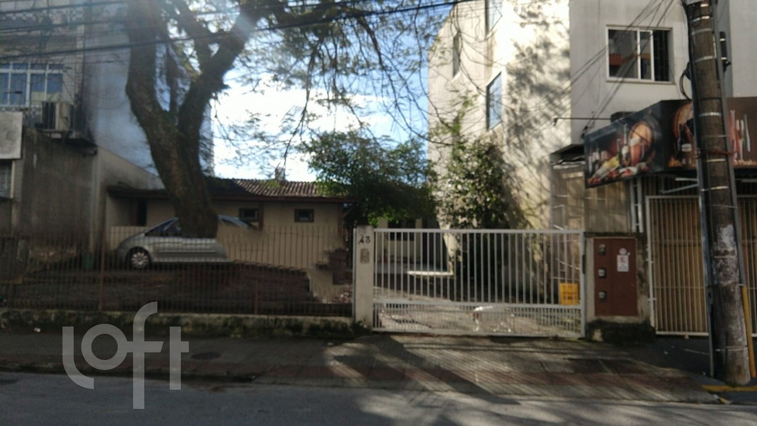 Casa Residencial com 180m², 3 quartos, 4 garagens, no bairro Praia Comprida em São José