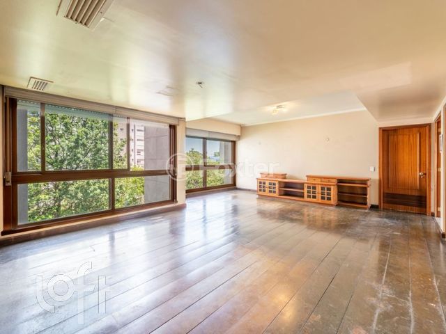 Apartamento com 277m², 3 dormitórios, 1 suíte, 3 vagas, Rio Branco em Porto Alegre
