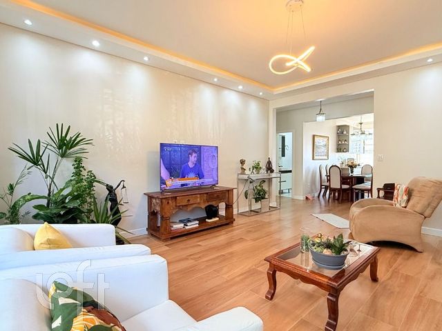 Apartamento com 140m², 3 dormitórios, 1 suíte, 1 vaga, Rio Branco em Porto Alegre