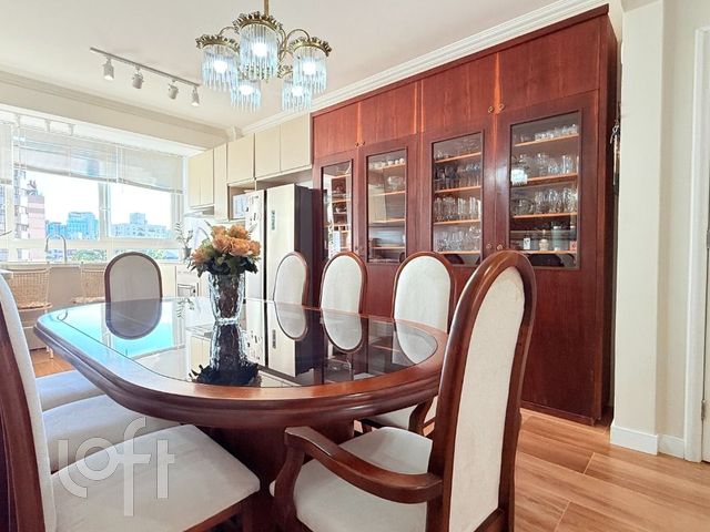 Apartamento com 140m², 3 dormitórios, 1 suíte, 1 vaga, Rio Branco em Porto Alegre