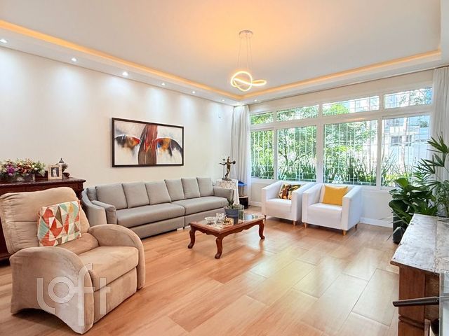 Apartamento com 140m², 3 dormitórios, 1 suíte, 1 vaga, Rio Branco em Porto Alegre