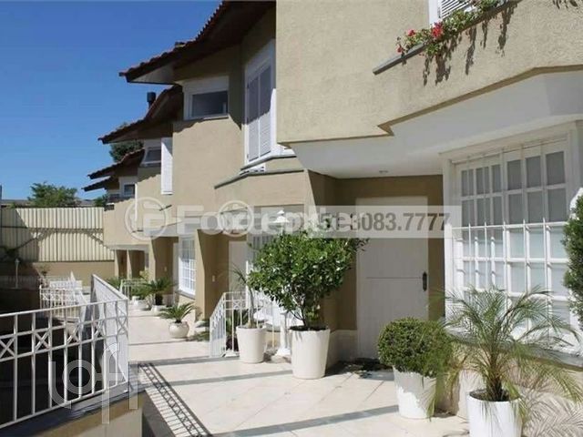 Casa em Condomínio com 251m², 4 dormitórios, 2 suítes, 4 vagas, Boa Vista em Porto Alegre