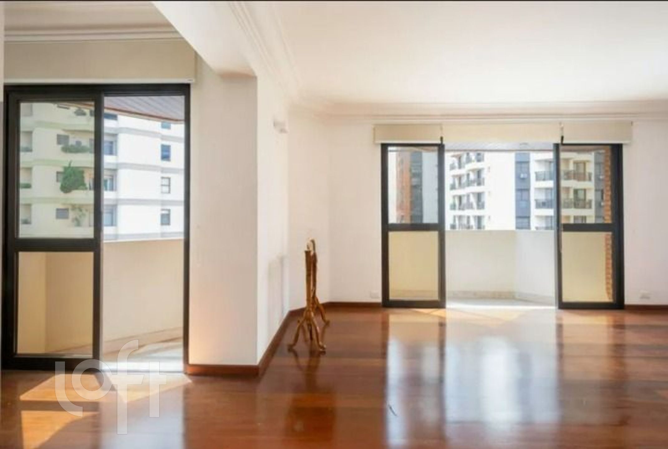 Apartamento à venda com 3 quartos, 160m² - Foto 1