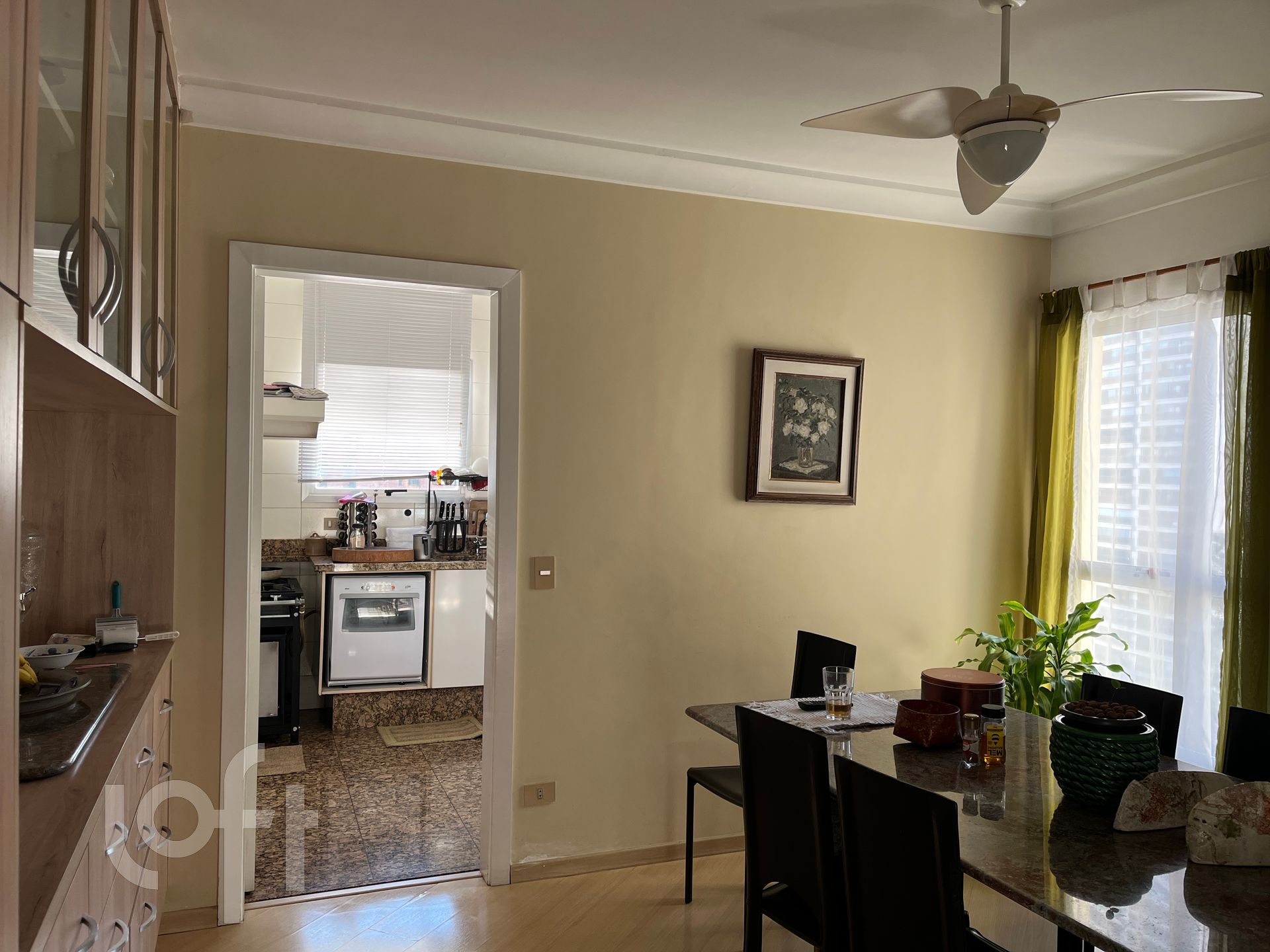 Apartamento à venda com 3 quartos, 192m² - Foto 2