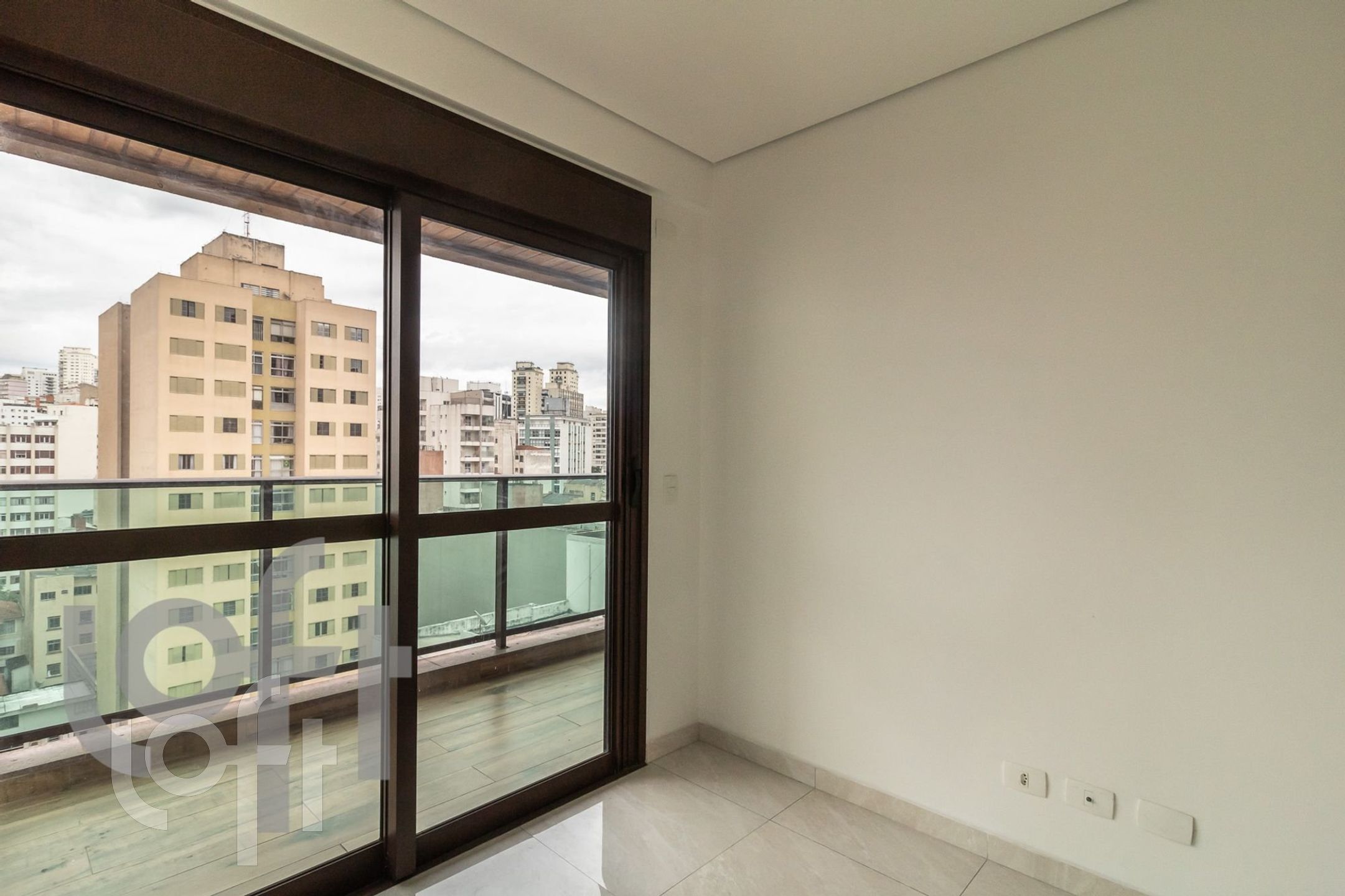 Apartamento à venda com 1 quarto, 36m² - Foto 2