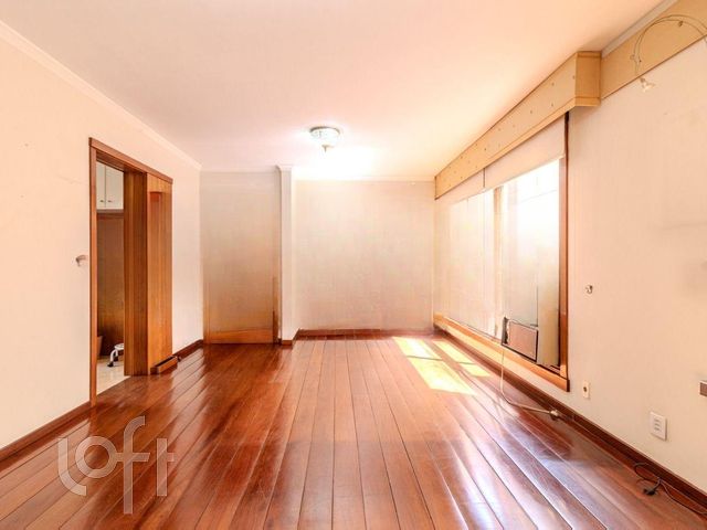 Apartamento com 103m², 3 dormitórios, 1 suíte, 2 vagas, Rio Branco em Porto Alegre