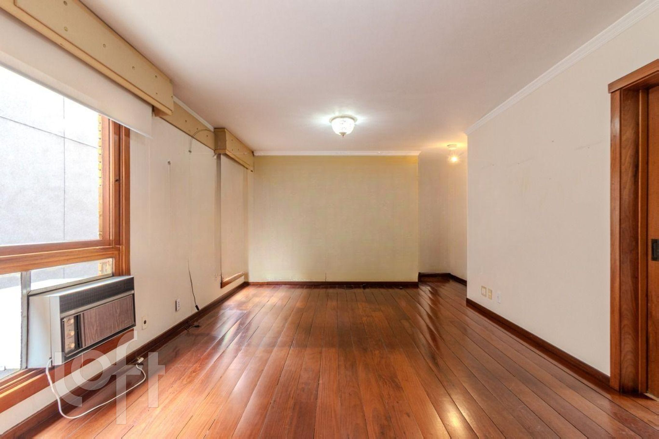 Apartamento com 103m², 3 dormitórios, 1 suíte, 2 vagas, Rio Branco em Porto Alegre