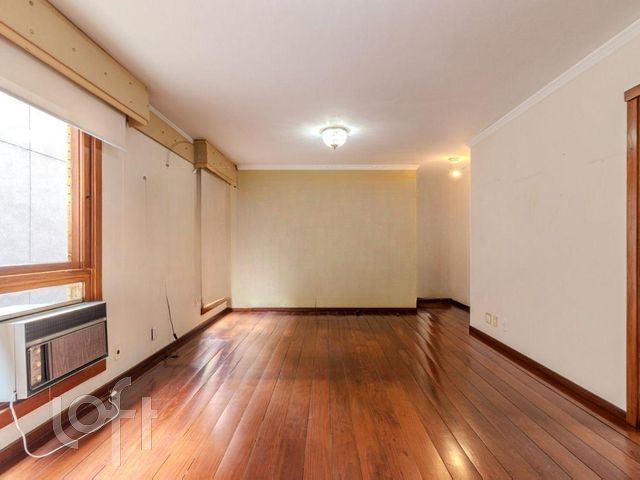 Apartamento com 103m², 3 dormitórios, 1 suíte, 2 vagas, Rio Branco em Porto Alegre