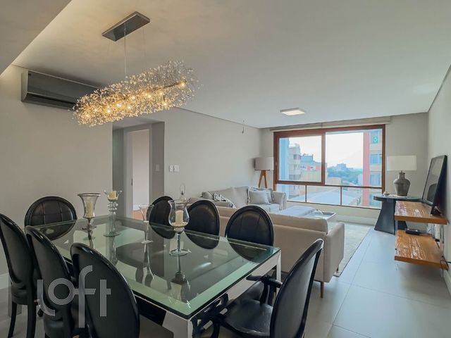 Apartamento com 104m², 3 dormitórios, 1 suíte, 1 vaga, Bom Fim em Porto Alegre