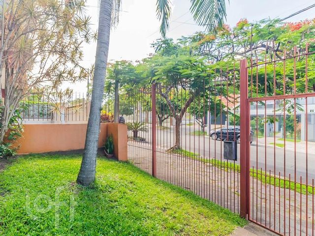 Casa com 380m², 5 dormitórios, 2 suítes, 7 vagas, Chácara das Pedras em Porto Alegre