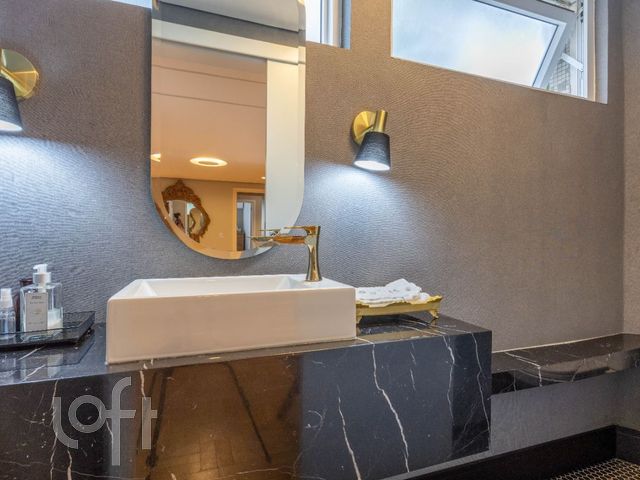 Apartamento com 120m², 3 dormitórios, 1 vaga, Moinhos de Vento em Porto Alegre