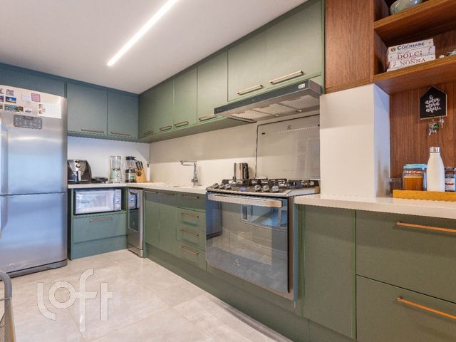 Apartamento com 120m², 3 dormitórios, 1 vaga, Moinhos de Vento em Porto Alegre