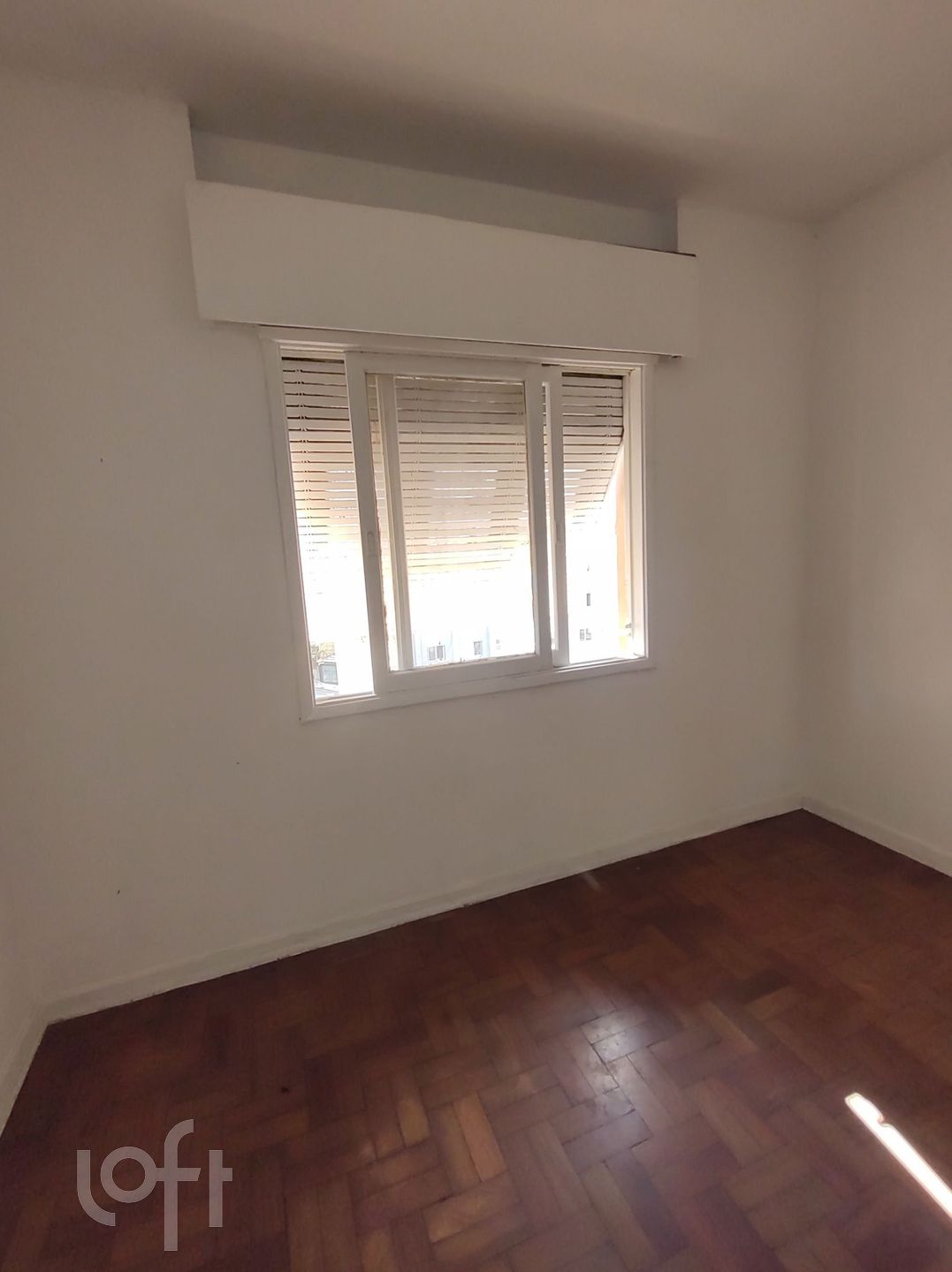 Apartamento à venda com 2 quartos, 75m² - Foto 2