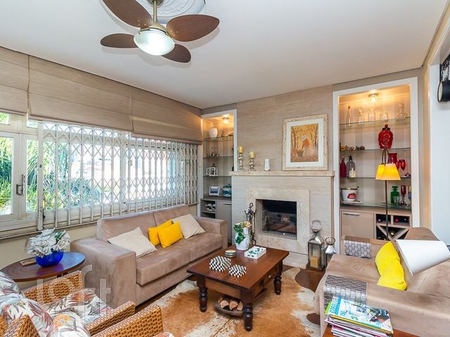 Apartamento com 110m², 3 dormitórios, 1 vaga, Santana em Porto Alegre