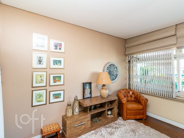 Apartamento com 110m², 3 dormitórios, 1 vaga, Santana em Porto Alegre