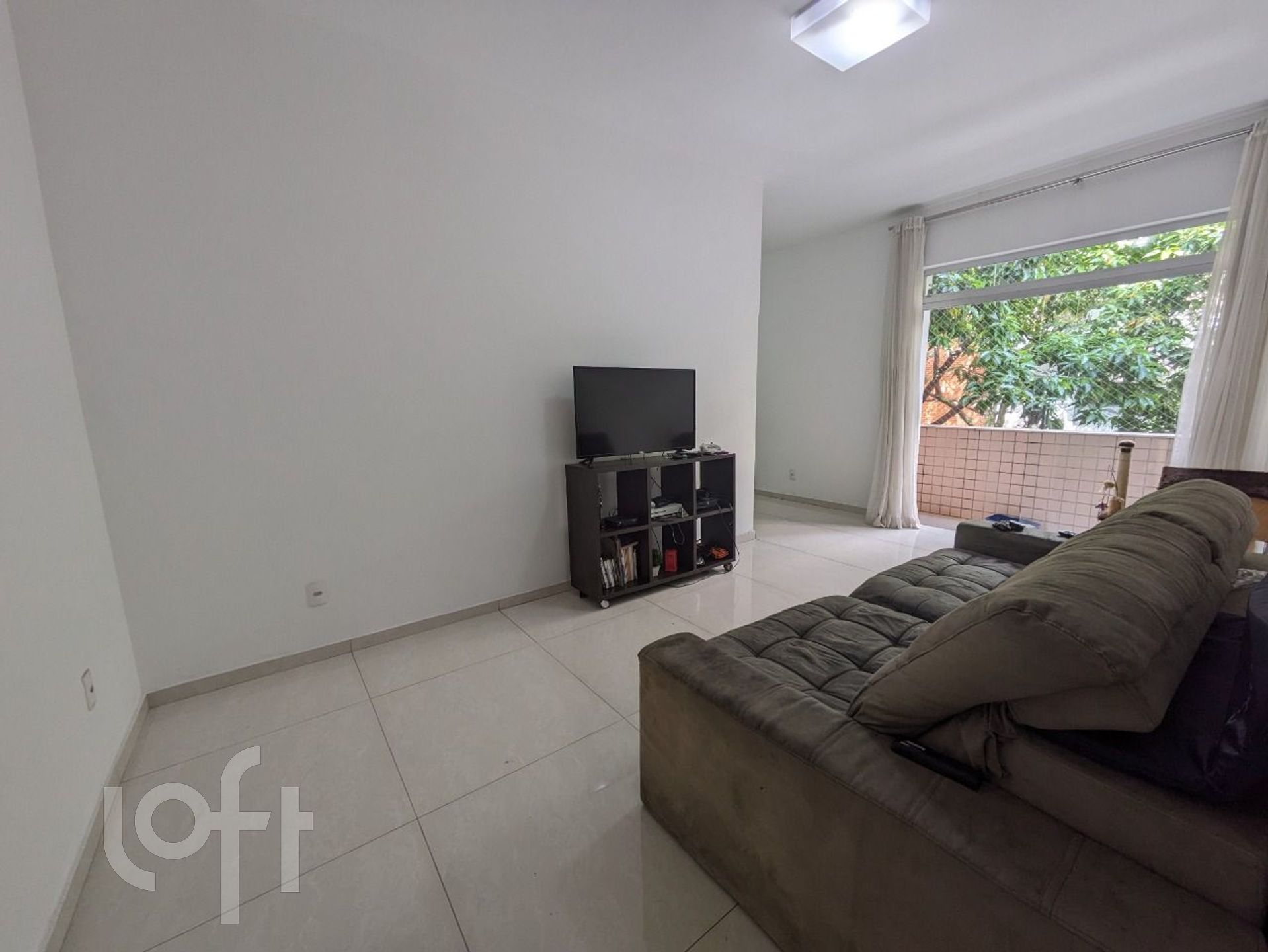 Apartamento à venda com 3 quartos, 137m² - Foto 2