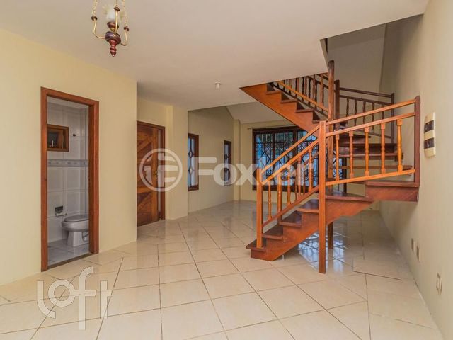 Casa em Condomínio com 190m², 3 dormitórios, 1 suíte, 2 vagas, Santana em Porto Alegre