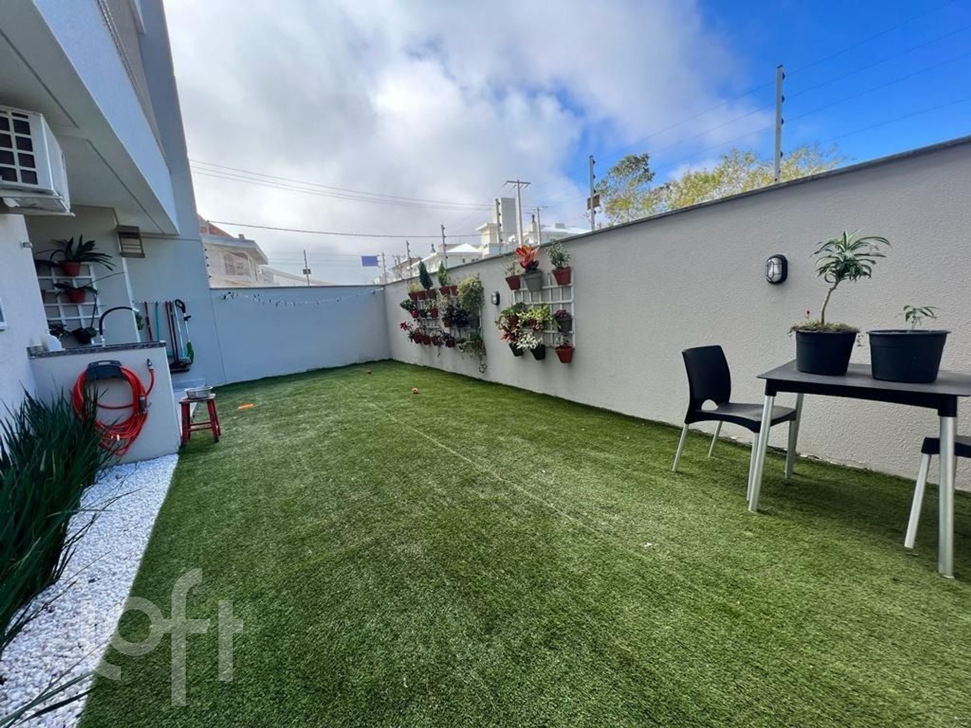Apartamento à venda em Ingleses com 113 m², 2 quartos, 1 suíte, 2 vagas
