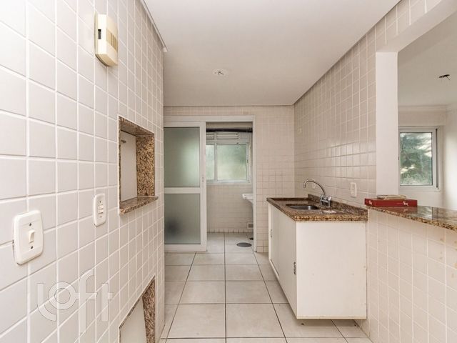 Apartamento com 67m², 2 dormitórios, 1 vaga, Floresta em Porto Alegre