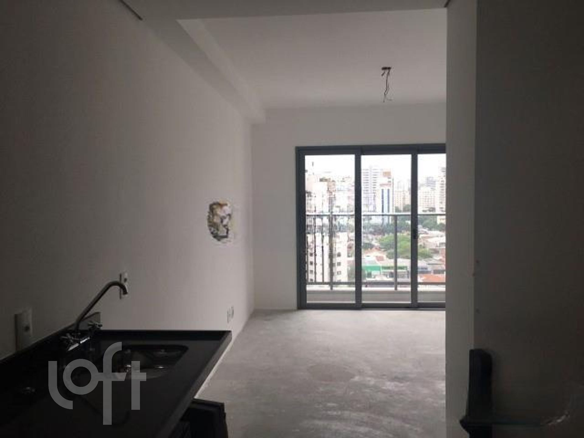 Apartamento à venda com 1 quarto, 24m² - Foto 2