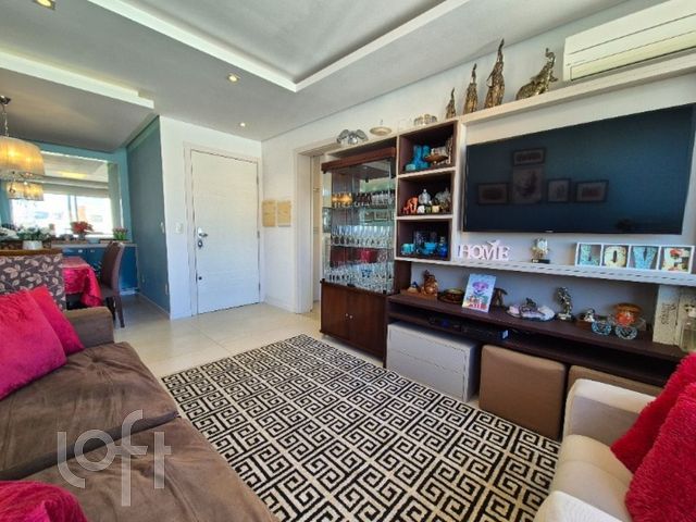 Apartamento com 80m², 3 dormitórios, 1 suíte, 2 vagas, Floresta em Porto Alegre