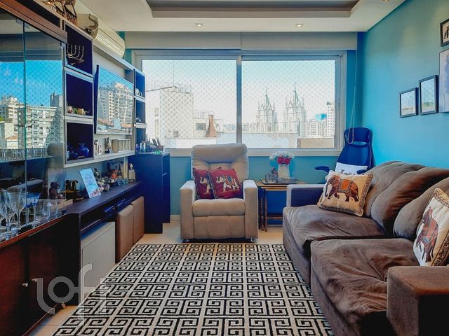 Apartamento com 80m², 3 dormitórios, 1 suíte, 2 vagas, Floresta em Porto Alegre