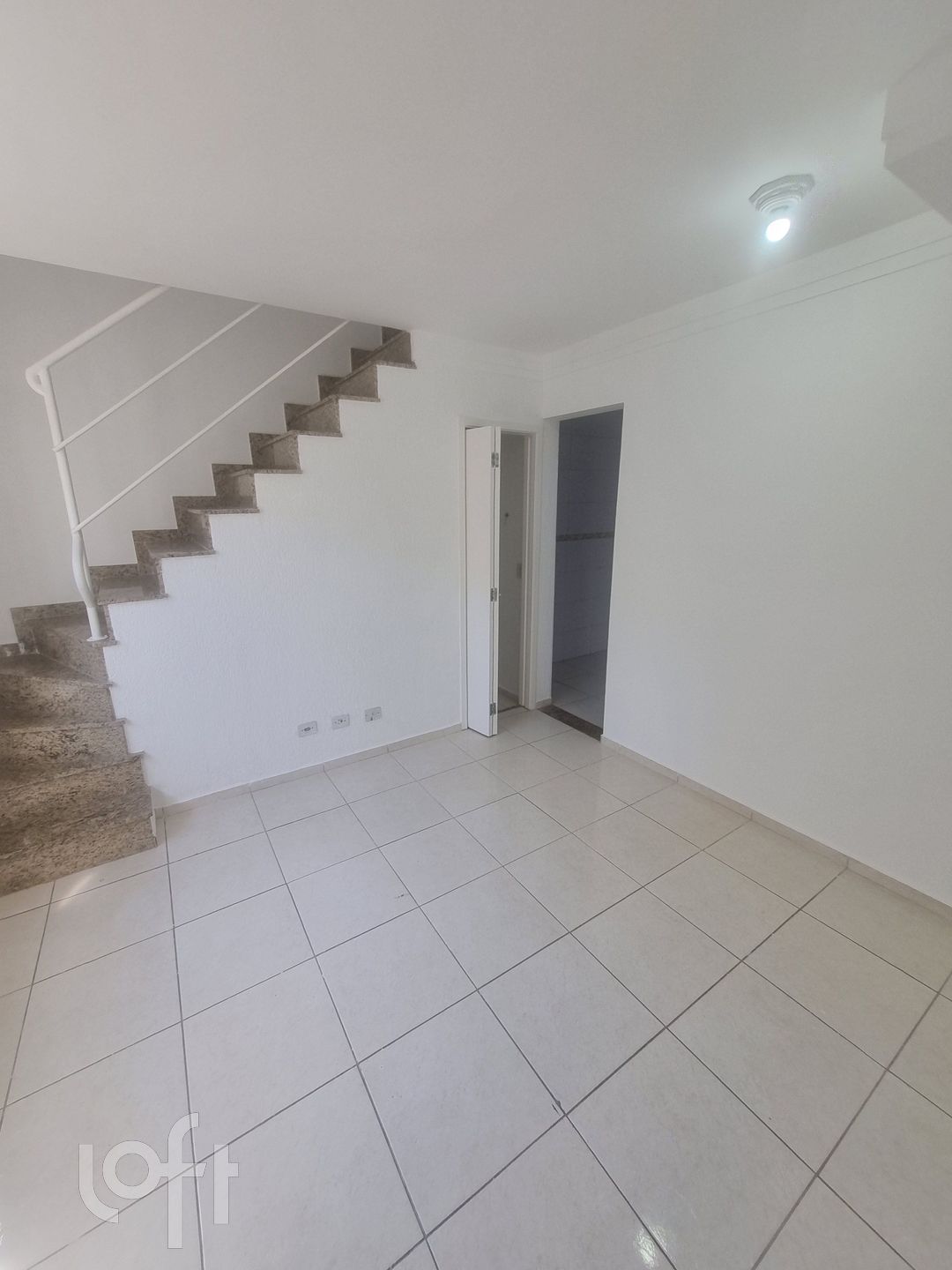 Casa de Condomínio à venda com 2 quartos, 70m² - Foto 1