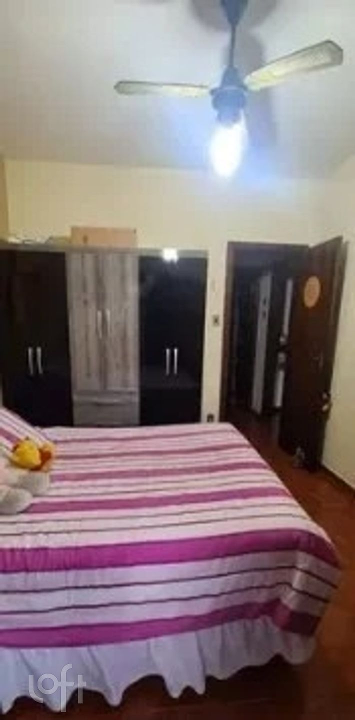 Casa à venda com 4 quartos, 210m² - Foto 17