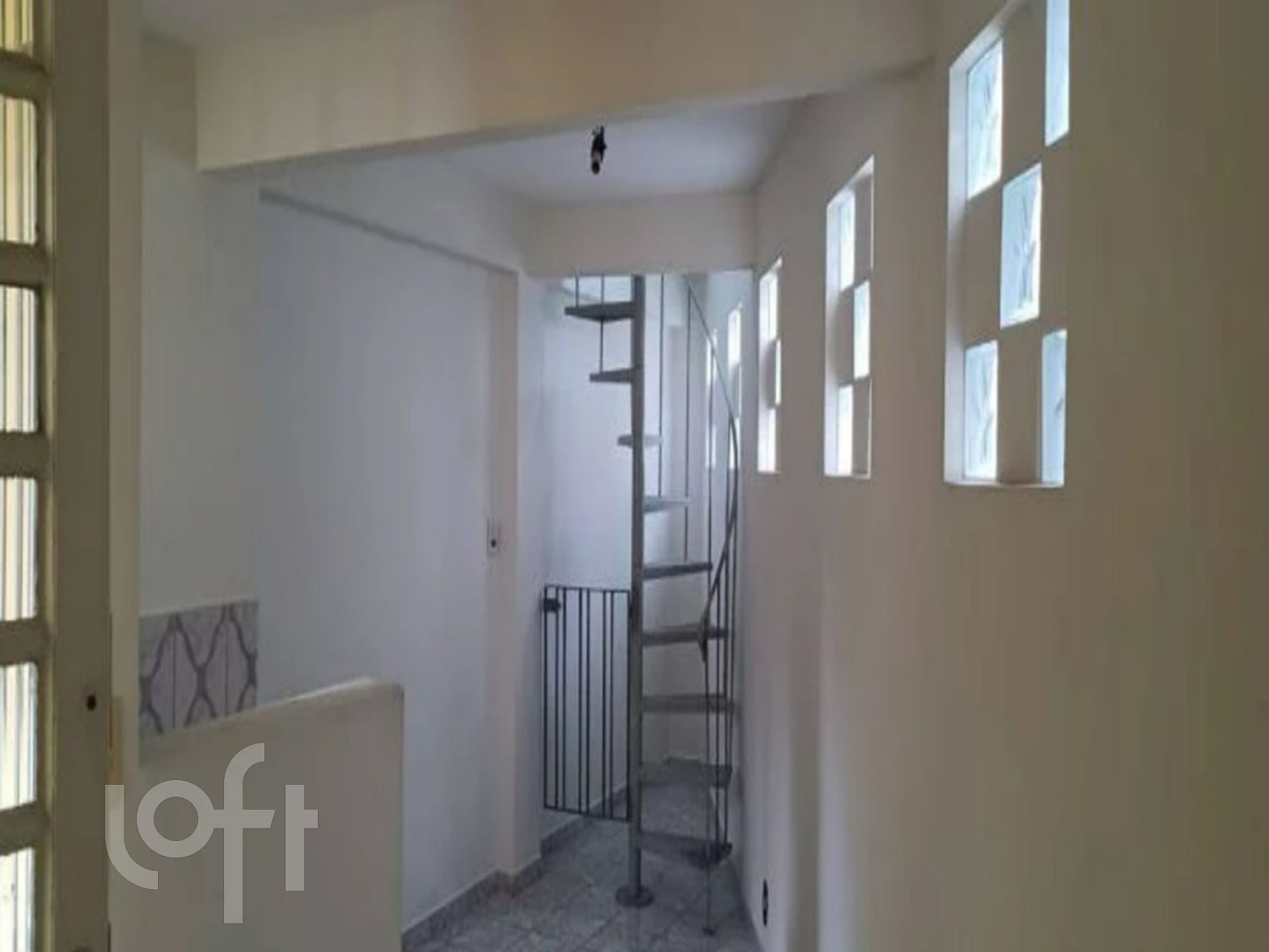 Casa à venda com 3 quartos, 192m² - Foto 2