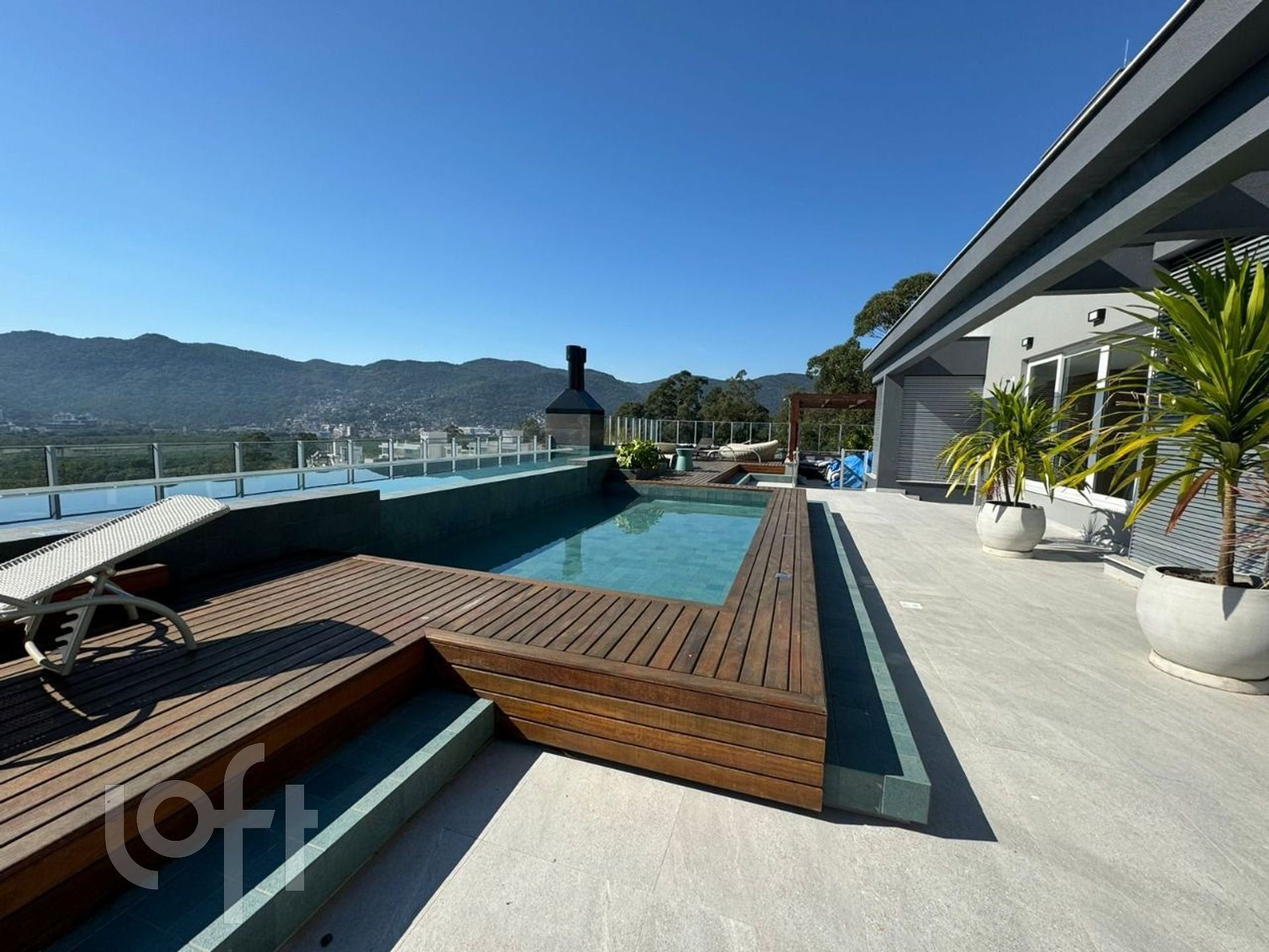 Apartamento 3 suites 2 vagas e piscina no Bairro João Paulo Florianópolis