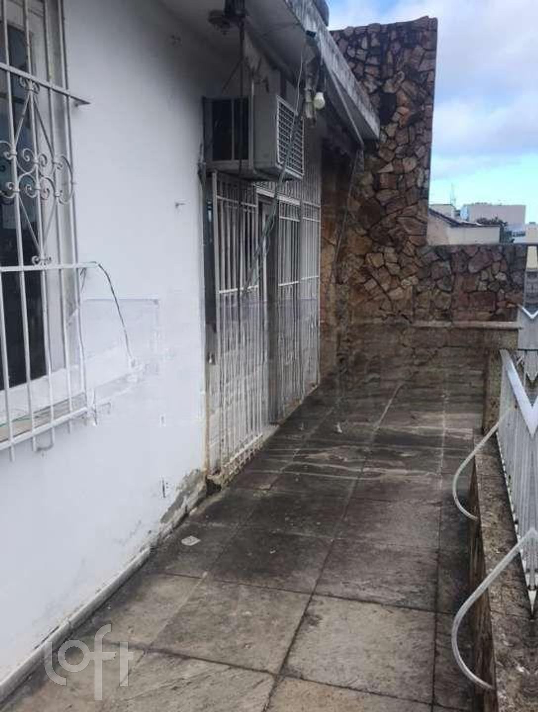 Apartamento à venda com 2 quartos, 100m² - Foto 1