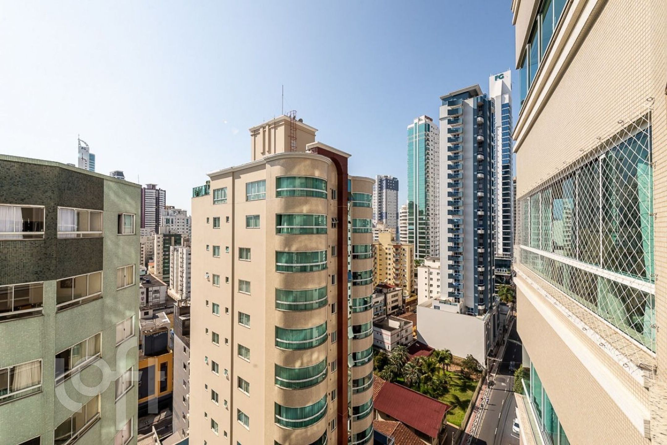 Apartamentos com 159m², 3 quartos, 3 suítes, 3 garagens, no bairro Centro em Balneário Camboriú
