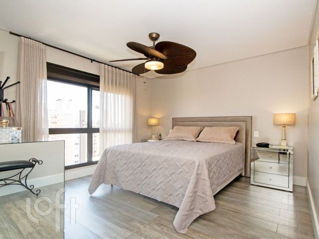 Apartamento com 118m², 2 dormitórios, 2 suítes, 2 vagas, Petrópolis em Porto Alegre